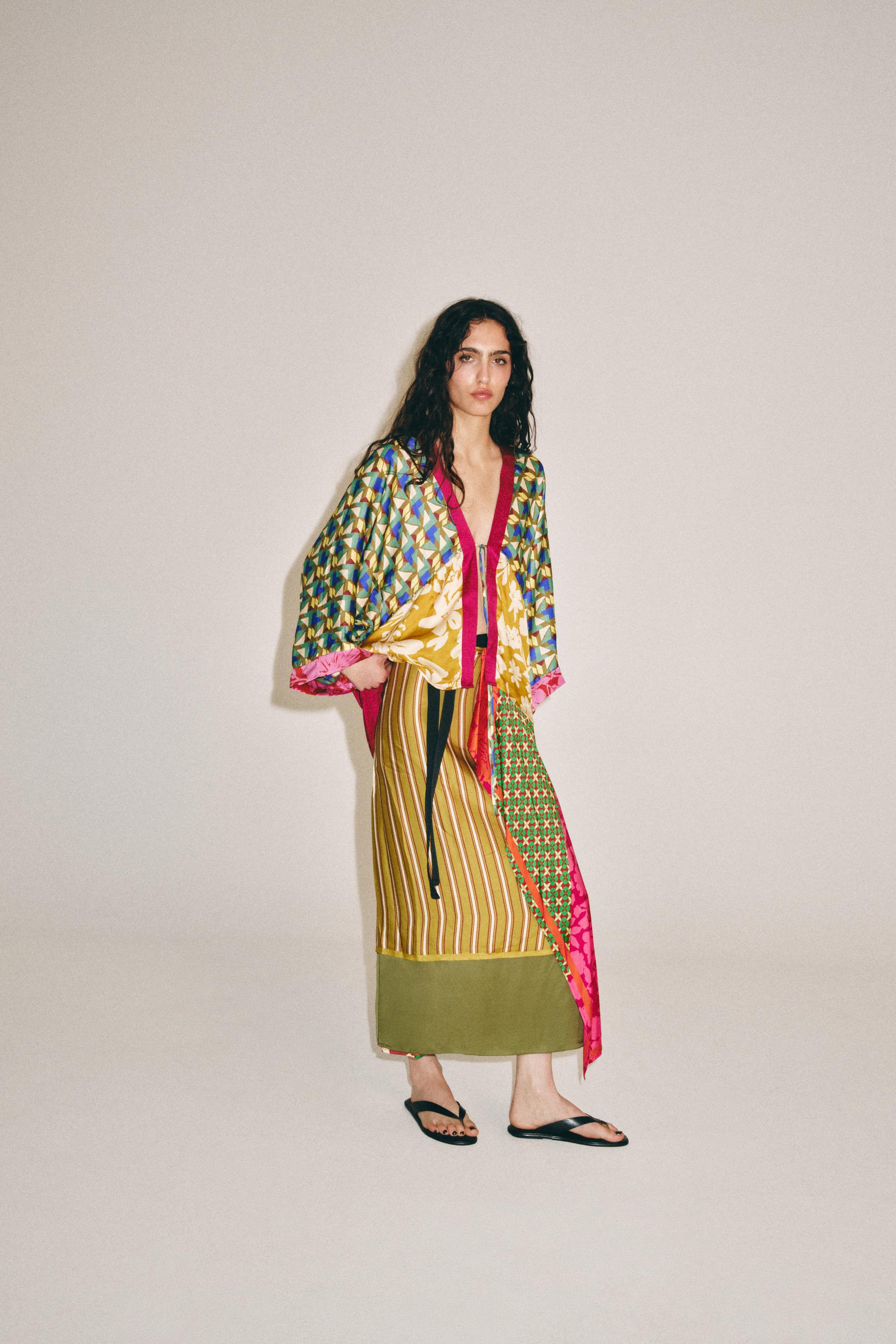 FLORAL PRINT KIMONO